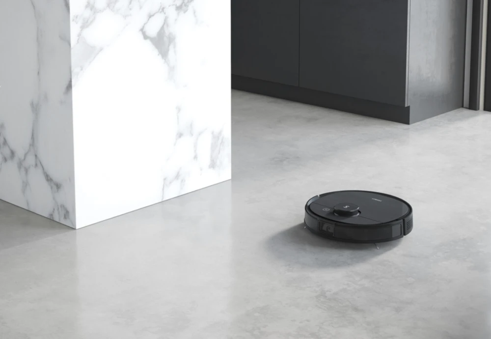 robot vacuum cleaner with water tank